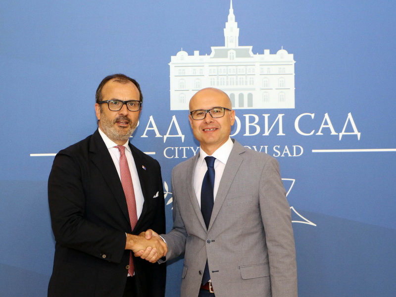 ПОСЕТА ШЕФА ДЕЛЕГАЦИЈЕ ЕВРОПСКЕ УНИЈЕ У СРБИЈИ НОВОМ САДУ ПОСЕТА ШЕФА ДЕЛЕГАЦИЈЕ ЕВРОПСКЕ УНИЈЕ У СРБИЈИ НОВОМ САДУ