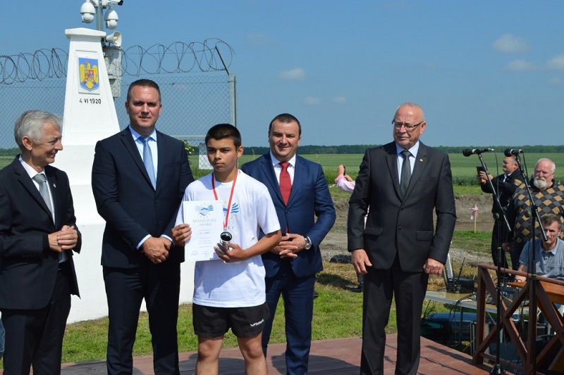 СЕКРЕТАР БЈЕЛИЋ ПРИСУСТВОВАО ОТВАРАЊУ ГРАНИЦЕ НА ТРОМЕЂИ СРБИЈЕ, МАЂАРСКЕ И РУМУНИЈЕ СЕКРЕТАР БЈЕЛИЋ ПРИСУСТВОВАО ОТВАРАЊУ ГРАНИЦЕ НА ТРОМЕЂИ СРБИЈЕ, МАЂАРСКЕ И РУМУНИЈЕ