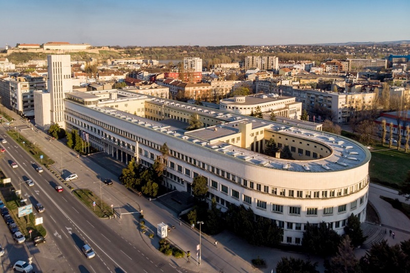ЗА НОВА РАДНА МЕСТА И КУПОВИНУ ОПРЕМЕ 300 МИЛИОНА ДИНАРА ЗА НОВА РАДНА МЕСТА И КУПОВИНУ ОПРЕМЕ 300 МИЛИОНА ДИНАРА
