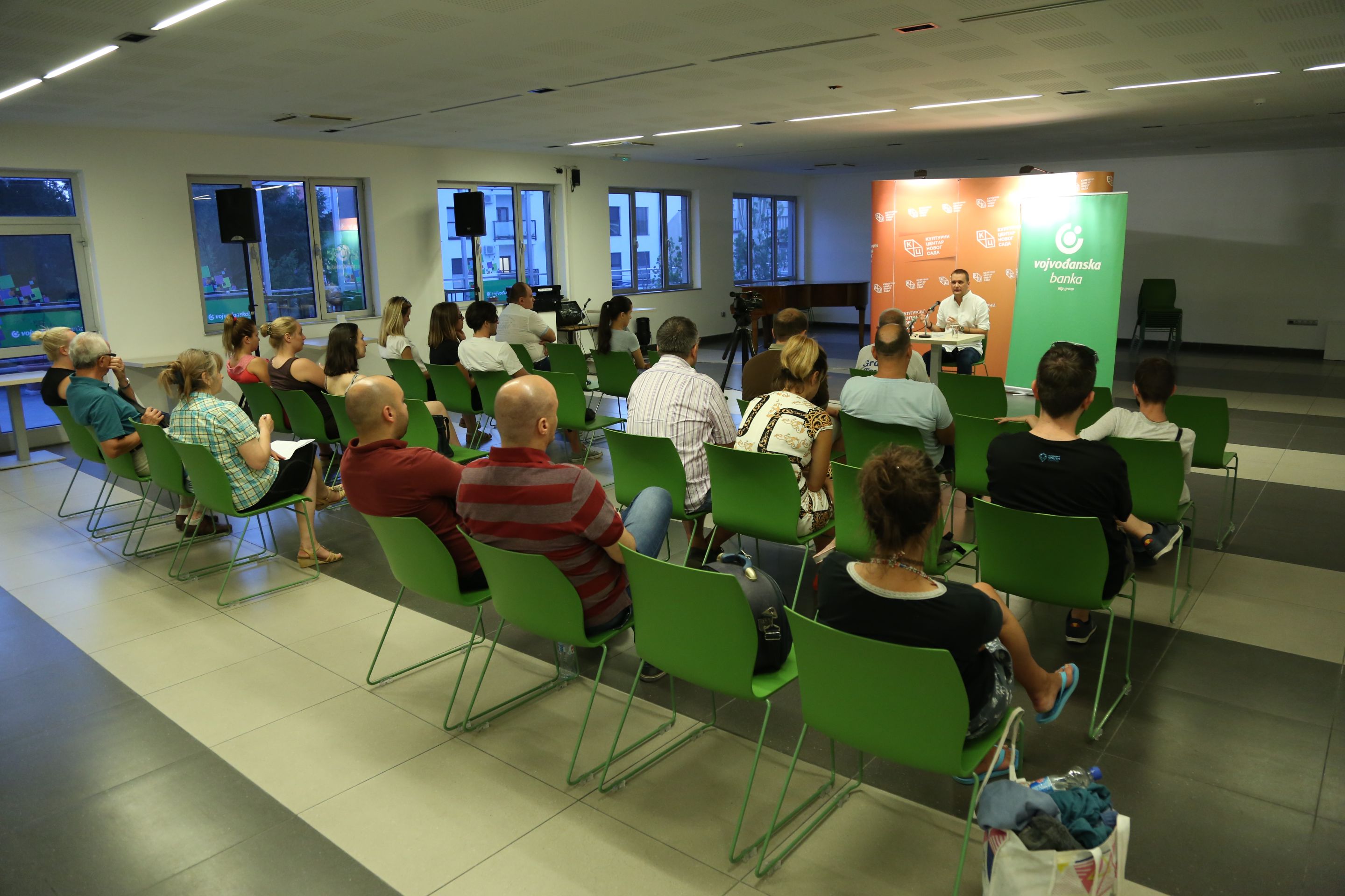 Održana tribina „Knez Aleksandar Karađorđević – u senci velikog oca“ Održana tribina „Knez Aleksandar Karađorđević – u senci velikog oca“