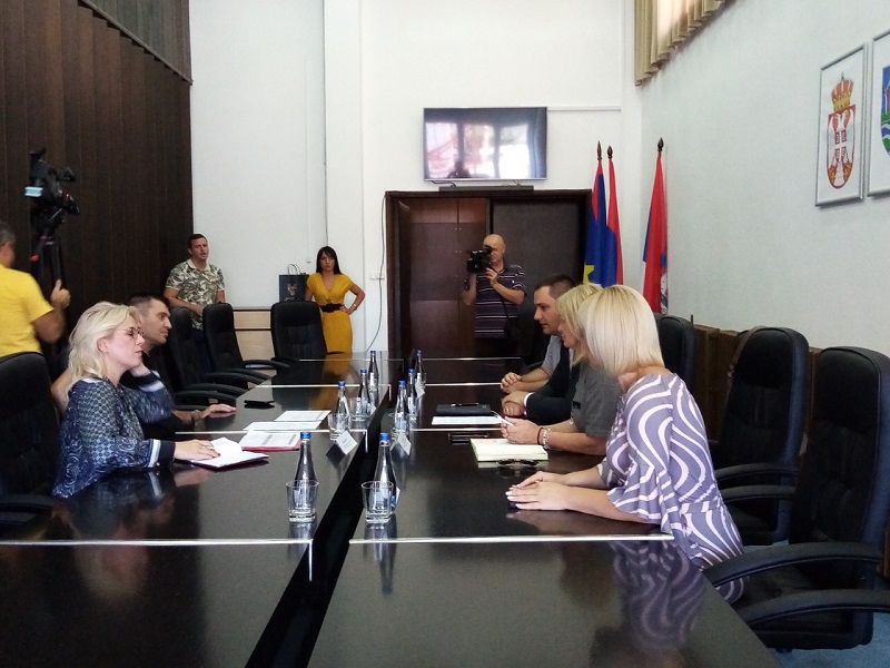 ZORAN ÐORÐEVIĆ U POSETI BAČKOM PETROVCU – NÁVŠTEVA MINISTRA PRE PRÁCU, ZAMESTNÁVANIE, BOJOVNÍCKE A SOCIÁLNE OTÁZKY V BÁČSKOM PETROVCI ZORAN ÐORÐEVIĆ U POSETI BAČKOM PETROVCU – NÁVŠTEVA MINISTRA PRE PRÁCU, ZAMESTNÁVANIE, BOJOVNÍCKE A SOCIÁLNE OTÁZKY V BÁČSKOM PETROVCI
