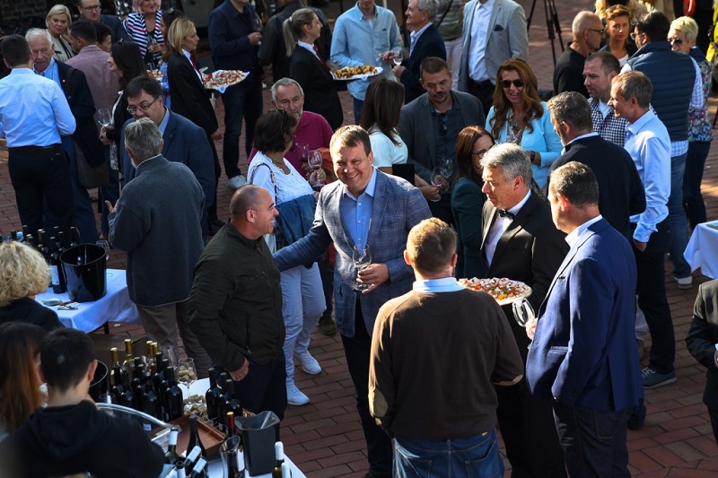 ОТВОРЕНА МАНИФЕСТАЦИЈА „VOJVODINA WINE SHOW“ ОТВОРЕНА МАНИФЕСТАЦИЈА „VOJVODINA WINE SHOW“