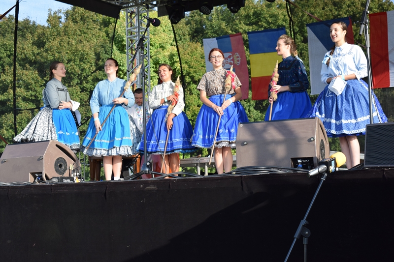 ŠAFARIKOVCI SU NAS PREDSTAVLJALI NA FESTIVALU U SLOVAČKOJ / ŠAFÁRIKOVCI BOLI NAŠIMI PREDSTAVITEĽMI NA FESTIVALE NA SLOVENSKU ŠAFARIKOVCI SU NAS PREDSTAVLJALI NA FESTIVALU U SLOVAČKOJ / ŠAFÁRIKOVCI BOLI NAŠIMI PREDSTAVITEĽMI NA FESTIVALE NA SLOVENSKU