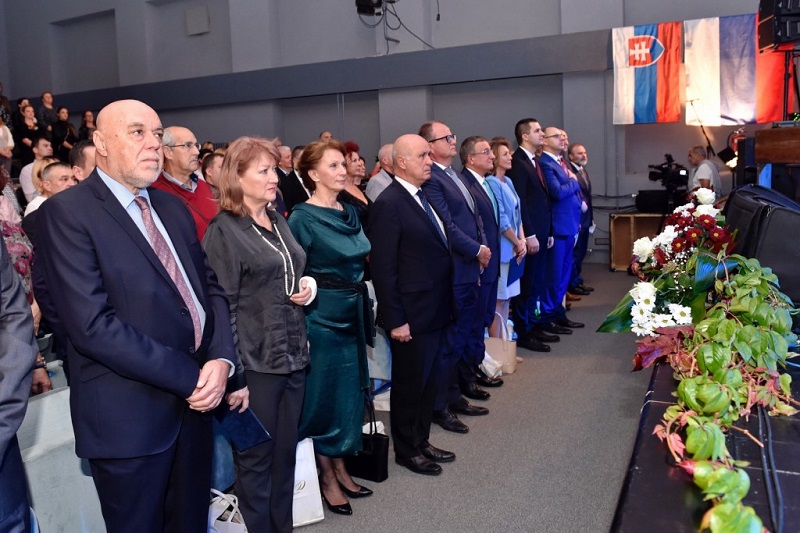 ОБЕЛЕЖЕНА СТОГОДИШЊИЦА ОСНИВАЊА ГИМНАЗИЈЕ „ЈАН КОЛАРˮ ОБЕЛЕЖЕНА СТОГОДИШЊИЦА ОСНИВАЊА ГИМНАЗИЈЕ „ЈАН КОЛАРˮ