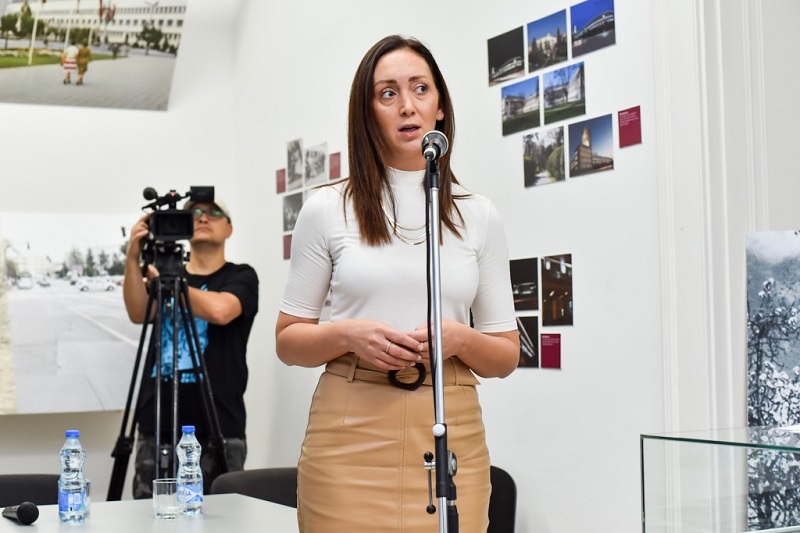 ОСНАЖИВАЊЕ И ПОДРШКА МЛАДИМ ЖЕНАМА У СВЕТУ БИЗНИСА, КУЛТУРЕ И МЕДИЈА ОСНАЖИВАЊЕ И ПОДРШКА МЛАДИМ ЖЕНАМА У СВЕТУ БИЗНИСА, КУЛТУРЕ И МЕДИЈА