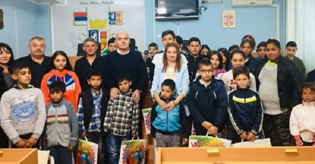 ŠKOLSKI PRIBOR ZA ROMSKU DECU – ŠKOLAKO PRIBOR PALA RROMANE ČHAVORRA ŠKOLSKI PRIBOR ZA ROMSKU DECU – ŠKOLAKO PRIBOR PALA RROMANE ČHAVORRA