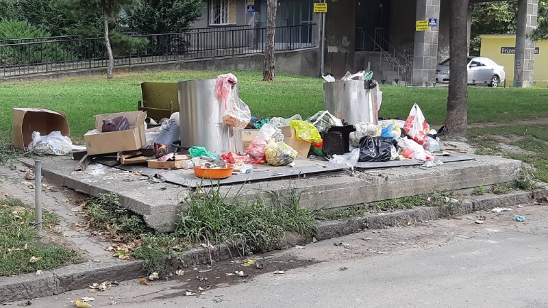 НОВОСАДСКА ВЛАСТ КРИВА ЗА СТВАРАЊЕ МИНИ ДЕПОНИЈА НОВОСАДСКА ВЛАСТ КРИВА ЗА СТВАРАЊЕ МИНИ ДЕПОНИЈА