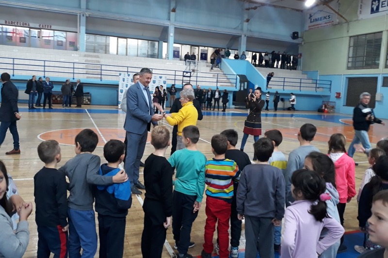 ПОКРАЈИНА ПОМАЖЕ ОБНОВУ СПОРТСКЕ ХАЛЕ У ЖАБЉУ ПОКРАЈИНА ПОМАЖЕ ОБНОВУ СПОРТСКЕ ХАЛЕ У ЖАБЉУ