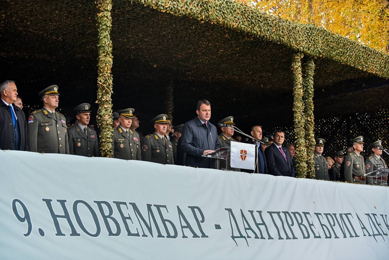 МИРОВИЋ НА ОБЕЛЕЖАВАЊУ ДАНА ПРВЕ БРИГАДЕ КОПНЕНЕ ВОЈСКЕ МИРОВИЋ НА ОБЕЛЕЖАВАЊУ ДАНА ПРВЕ БРИГАДЕ КОПНЕНЕ ВОЈСКЕ