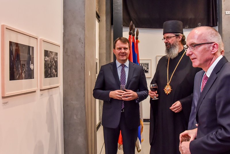 ОТВОРЕНА ИЗЛОЖБА ПОВОДОМ ТРИ ДЕЦЕНИЈЕ ОД ПАДА БЕРЛИНСКОГ ЗИДА ОТВОРЕНА ИЗЛОЖБА ПОВОДОМ ТРИ ДЕЦЕНИЈЕ ОД ПАДА БЕРЛИНСКОГ ЗИДА