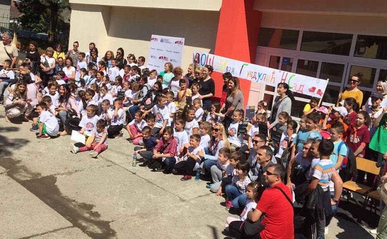 ODRŽAN PRVI ŠAMPIONAT U BRZOM VEZIVANJU PERTLI ODRŽAN PRVI ŠAMPIONAT U BRZOM VEZIVANJU PERTLI