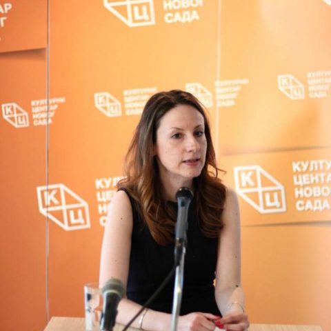 Tрибина „Траговима сећања: Француска и последице слома Србије 1915. године“ биће одржана у понедељак, 24. фебруара, у клубу „Трибина младих“ Tрибина „Траговима сећања: Француска и последице слома Србије 1915. године“ биће одржана у понедељак, 24. фебруара, у клубу „Трибина младих“