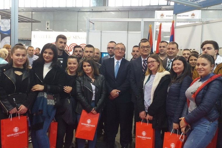 СТУДЕНТИ ИЗ БУЈАНОВЦА ПОСЕТИЛИ ЕКОНОМСКИ ФАКУЛТЕТ У НОВОМ САДУ СТУДЕНТИ ИЗ БУЈАНОВЦА ПОСЕТИЛИ ЕКОНОМСКИ ФАКУЛТЕТ У НОВОМ САДУ