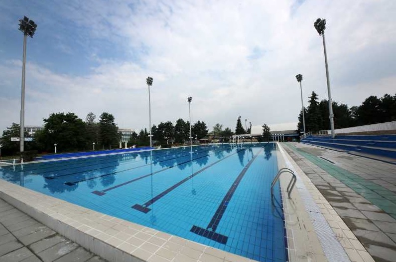 НОВИ РАСПОРЕД РАДА И ЦЕНОВНИК НА ОТВОРЕНИМ БАЗЕНИМА СПЦ ВОЈВОДИНА Почетак примене од 4.7.2020. годи НОВИ РАСПОРЕД РАДА И ЦЕНОВНИК НА ОТВОРЕНИМ БАЗЕНИМА СПЦ ВОЈВОДИНА Почетак примене од 4.7.2020. годи