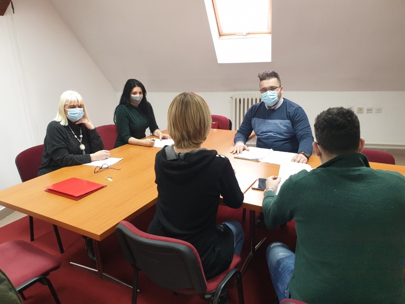ИЗРАДА ЛОКАЛНОГ АКЦИОНОГ ПЛАНА ЗА УНАПРЕЂЕЊЕ ПОЛОЖАЈА РОМА И РОМКИЊА У СРЕМСКИМ КАРЛОВЦИМА ИЗРАДА ЛОКАЛНОГ АКЦИОНОГ ПЛАНА ЗА УНАПРЕЂЕЊЕ ПОЛОЖАЈА РОМА И РОМКИЊА У СРЕМСКИМ КАРЛОВЦИМА