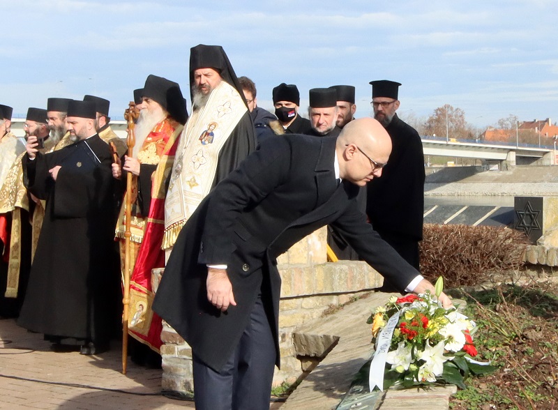 ОДРЖАН ПОМЕН ЖРТВАМА ПОГРОМА У НОВОСАДСКОЈ РАЦИЈИ 1942. ГОДИНЕ ОДРЖАН ПОМЕН ЖРТВАМА ПОГРОМА У НОВОСАДСКОЈ РАЦИЈИ 1942. ГОДИНЕ