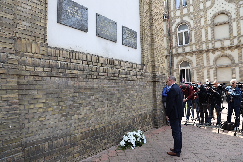 ОБЕЛЕЖЕН ДАН СЕЋАЊА НА ДЕПОРТАЦИЈУ НОВОСАДСКИХ ЈЕВРЕЈА ОБЕЛЕЖЕН ДАН СЕЋАЊА НА ДЕПОРТАЦИЈУ НОВОСАДСКИХ ЈЕВРЕЈА