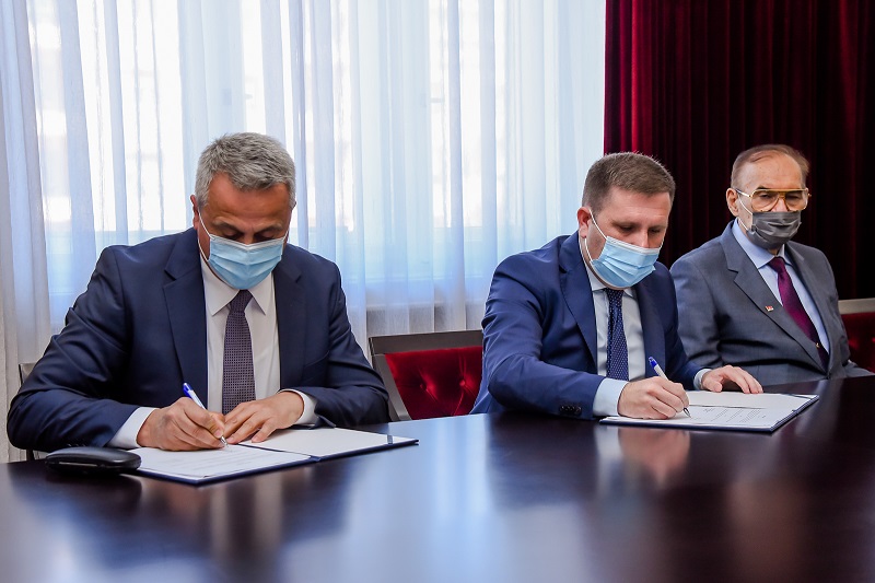 ПОТПИСАН УГОВОР ВРЕДАН 1,4 МИЛИЈАРДЕ ДИНАРА ЗА АУТОМАТИЗАЦИЈУ РАДАРСКИХ ЦЕНТАРА „БАЈША” И „САМОШ” ПОТПИСАН УГОВОР ВРЕДАН 1,4 МИЛИЈАРДЕ ДИНАРА ЗА АУТОМАТИЗАЦИЈУ РАДАРСКИХ ЦЕНТАРА „БАЈША” И „САМОШ”
