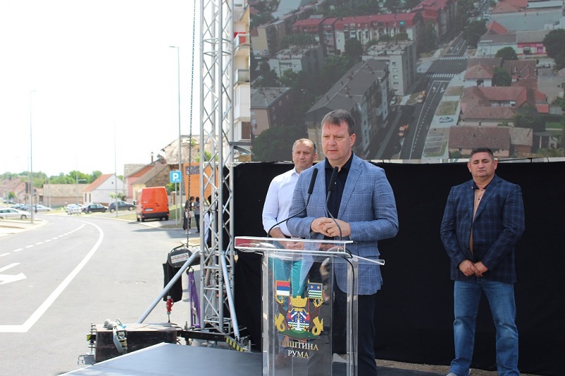 ЗАВРШЕНА РЕКОНСТРУКЦИЈА УЛИЦА 15. МАЈ И 15. АВГУСТ – МИРОВИЋ: САМО ЗАЈЕДНИЧКИМ РАДОМ БИЋЕМО УРЕЂЕНО ДРУШТВО СА БОЉОМ ПЕРСПЕКТИВОМ ЗАВРШЕНА РЕКОНСТРУКЦИЈА УЛИЦА 15. МАЈ И 15. АВГУСТ – МИРОВИЋ: САМО ЗАЈЕДНИЧКИМ РАДОМ БИЋЕМО УРЕЂЕНО ДРУШТВО СА БОЉОМ ПЕРСПЕКТИВОМ