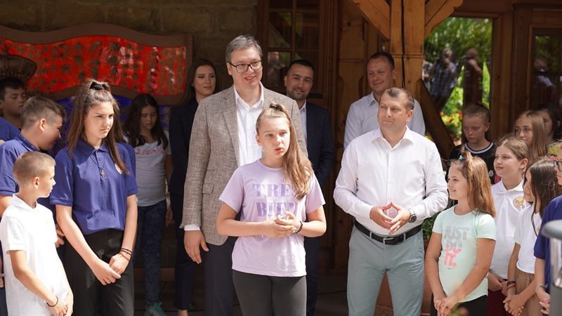 ВУЧИЋ: НЕМА ЈАЧИХ ЉУДИ ОД КРАЈИШНИКА ВУЧИЋ: НЕМА ЈАЧИХ ЉУДИ ОД КРАЈИШНИКА